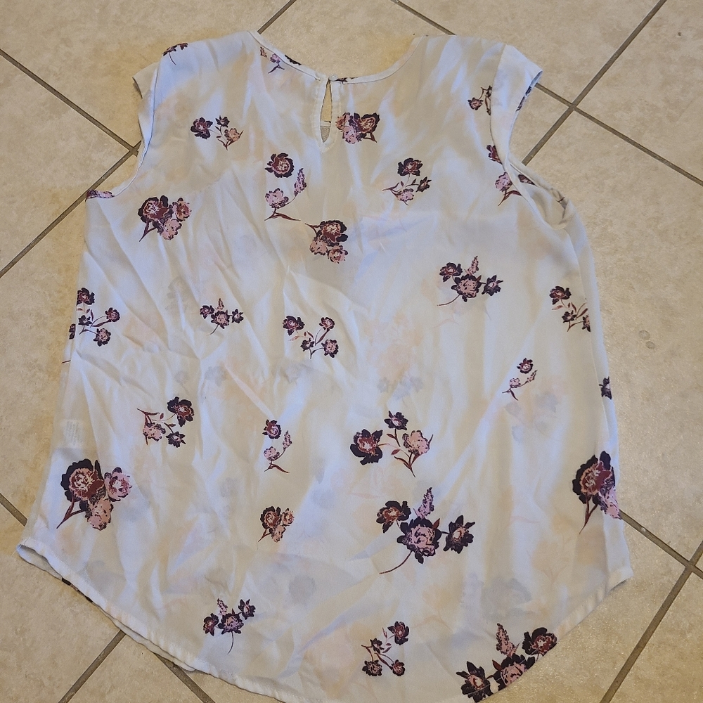 Sleeveless blouse